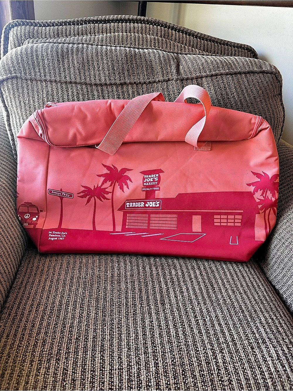 Trader Joe's Large Reusable Insulated Bag Pink